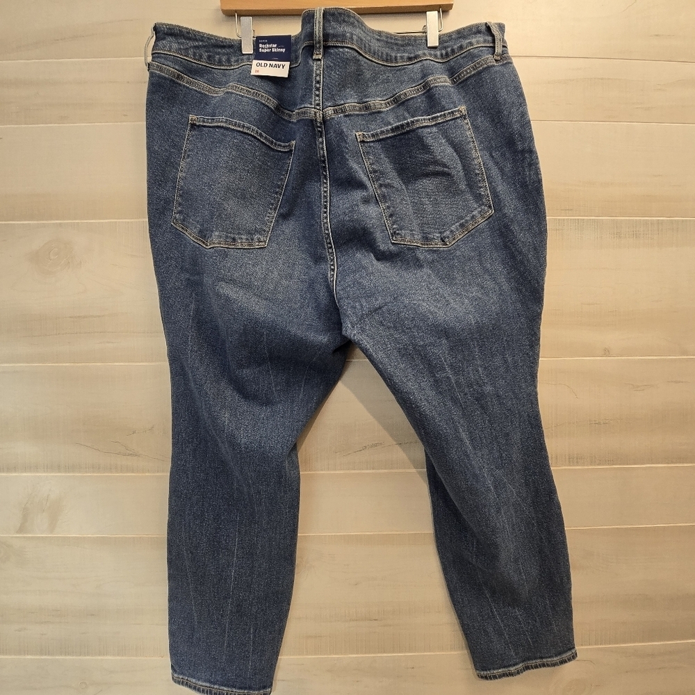 {28} NWT Old Navy Rockstar Super Skinny Mid Rise Jeans Plus Size - Picture 2 of 14